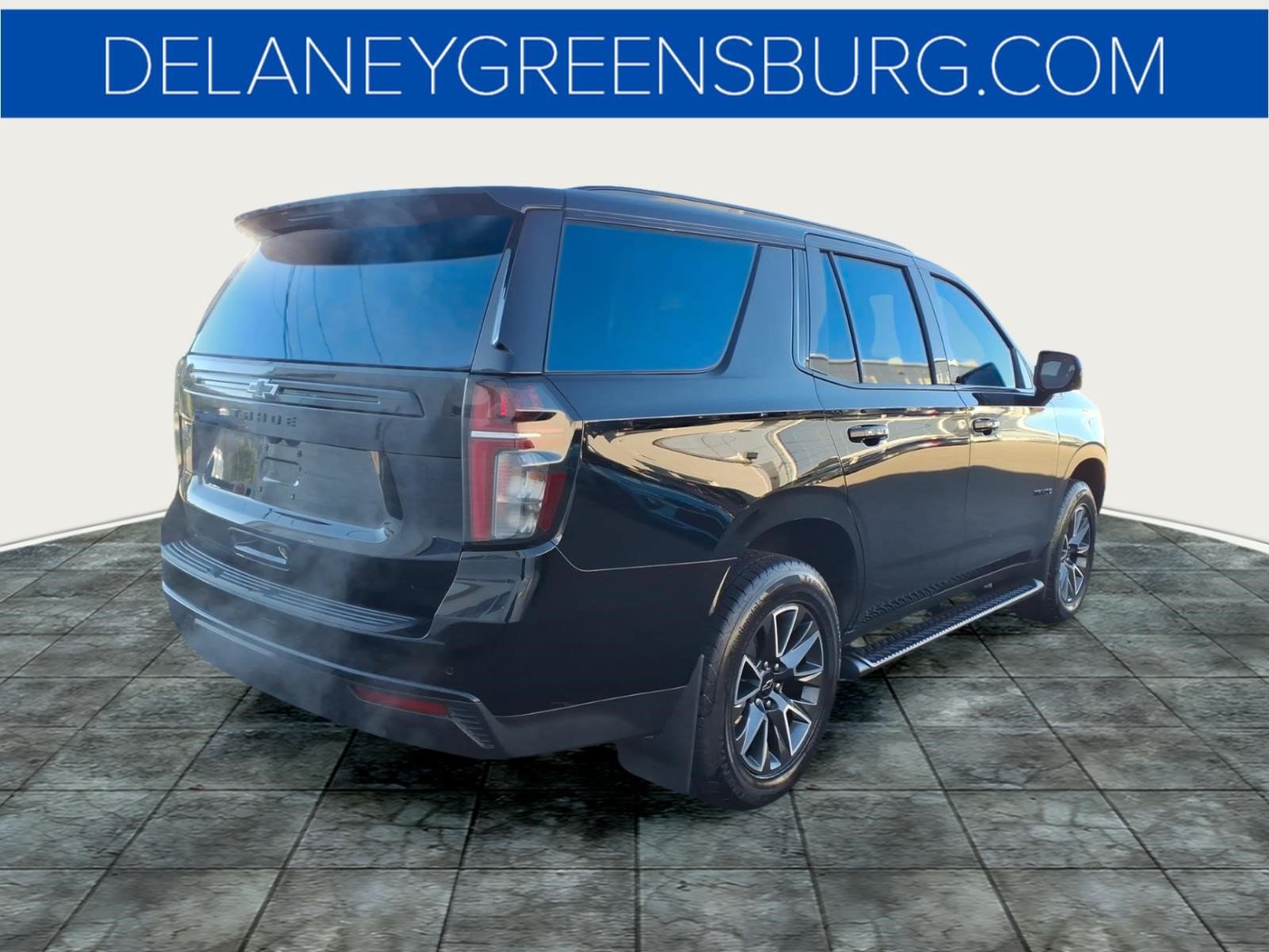 Used 2023 Chevrolet Tahoe Z71 w/ Luxury Package AWD/4WD image 3