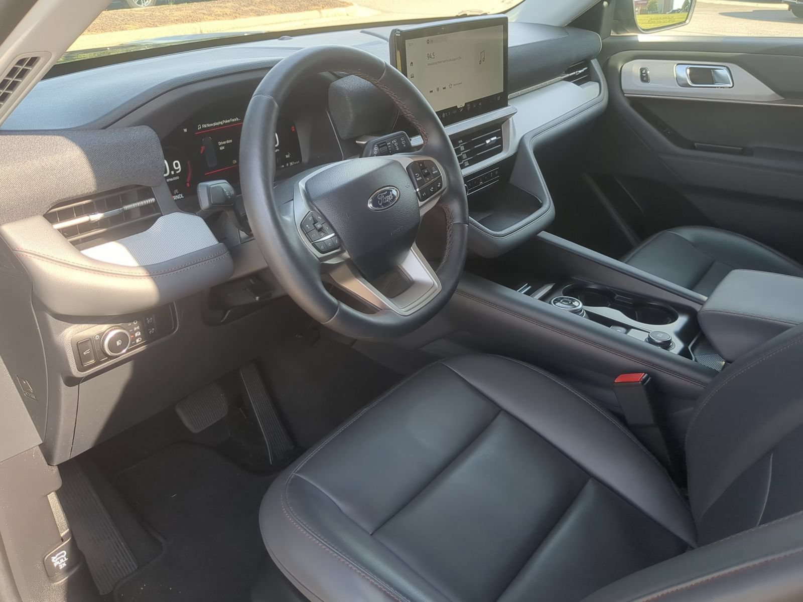 Used 2025 Ford Explorer Active w/ Active Comfort Package AWD/4WD image 15