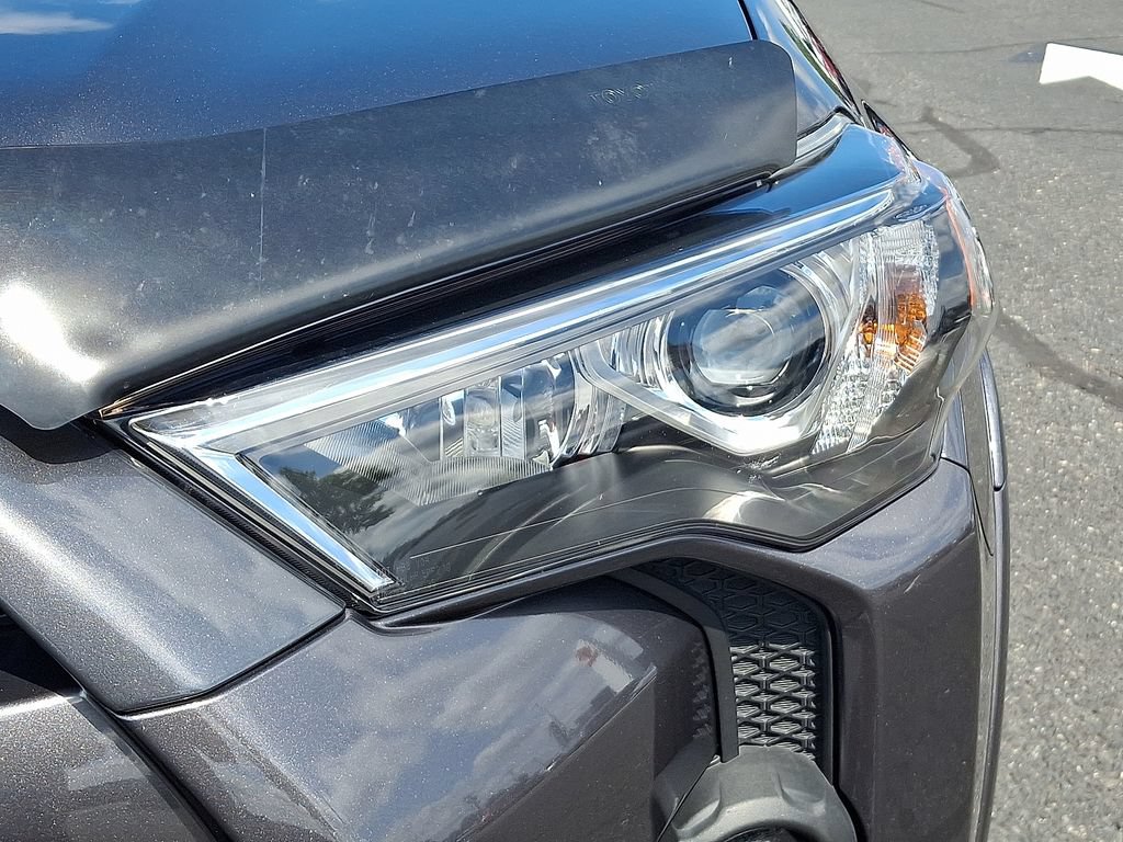 Certified 2021 Toyota 4Runner SR5 Premium w/ Moonroof Package AWD/4WD image 9