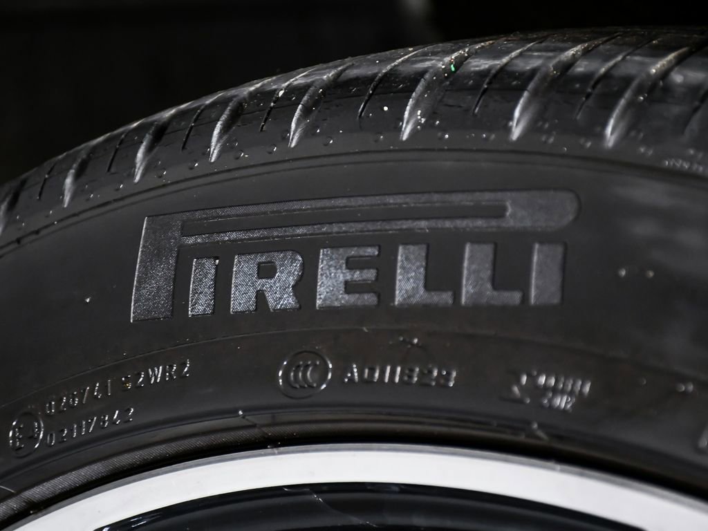 Used 2021 Aston Martin DBX image 94