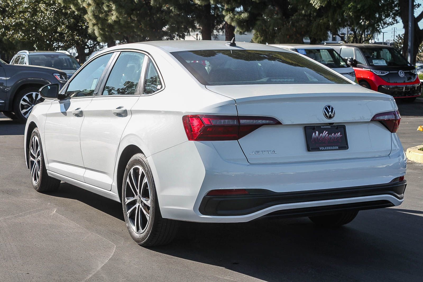 Used 2024 Volkswagen Jetta Sport image 8