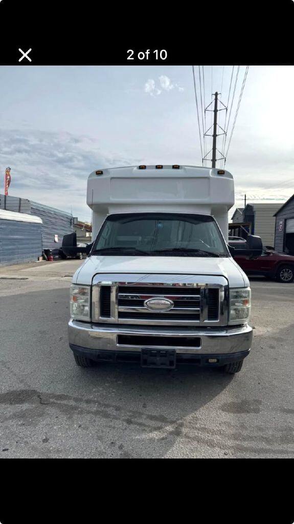 Used 2015 Ford E-450 and Econoline 450 Super Duty w/ Shuttle Bus Prep Package image 5