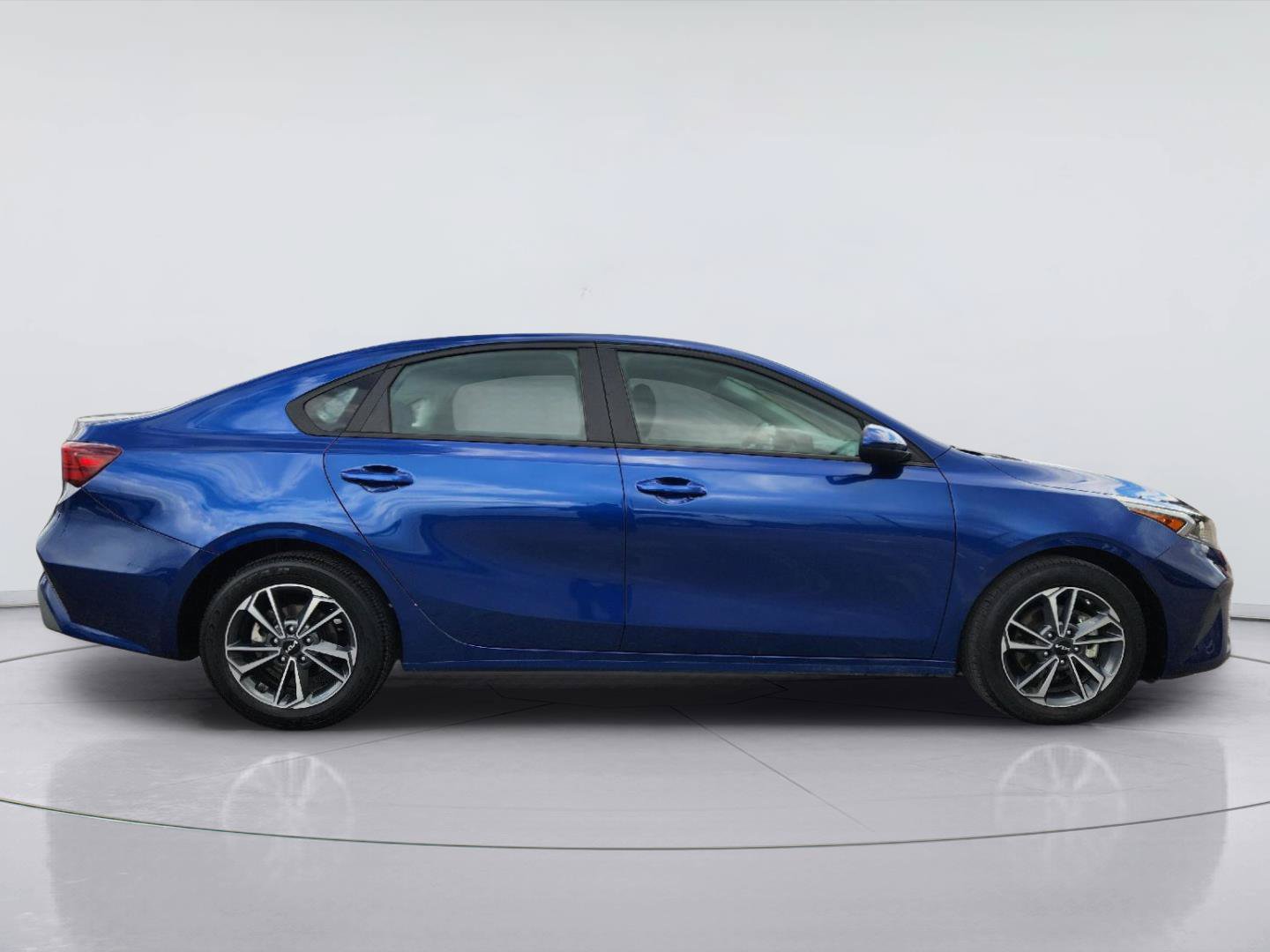 Used 2024 Kia Forte LXS FWD image 4