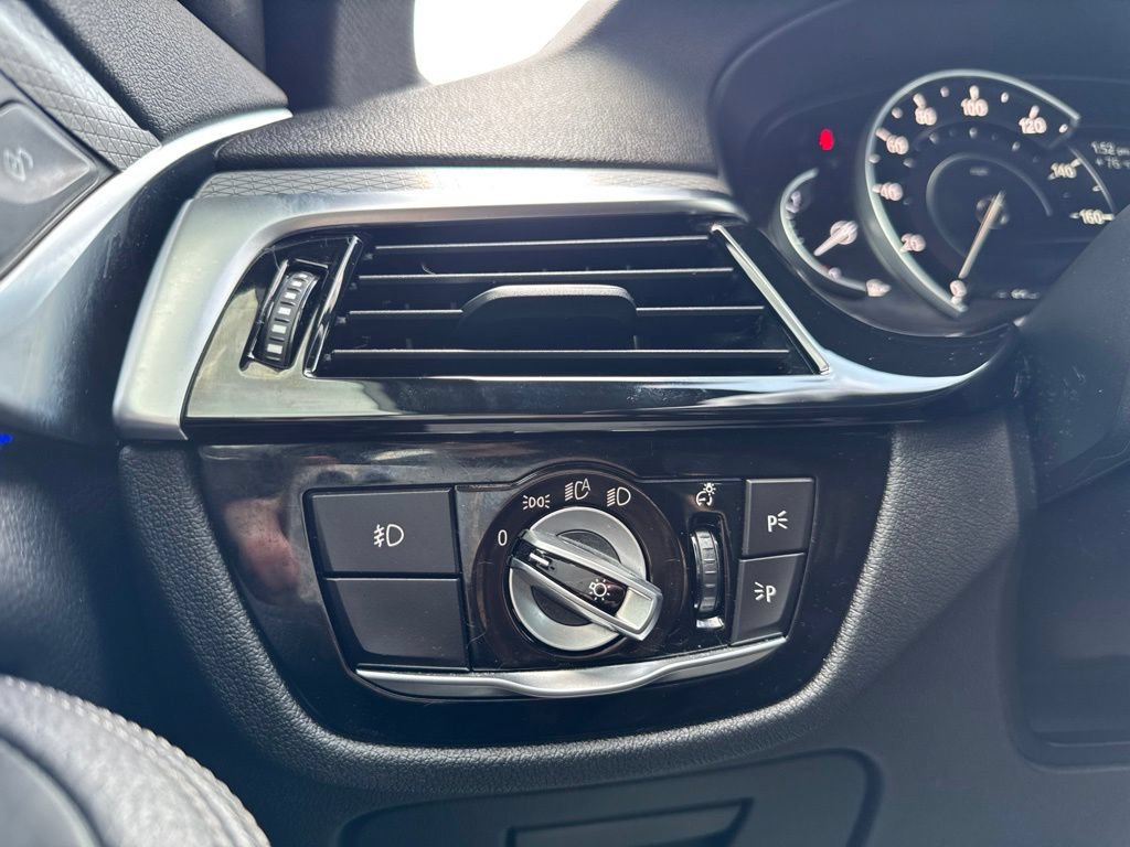 Used 2018 BMW 530e RWD image 18