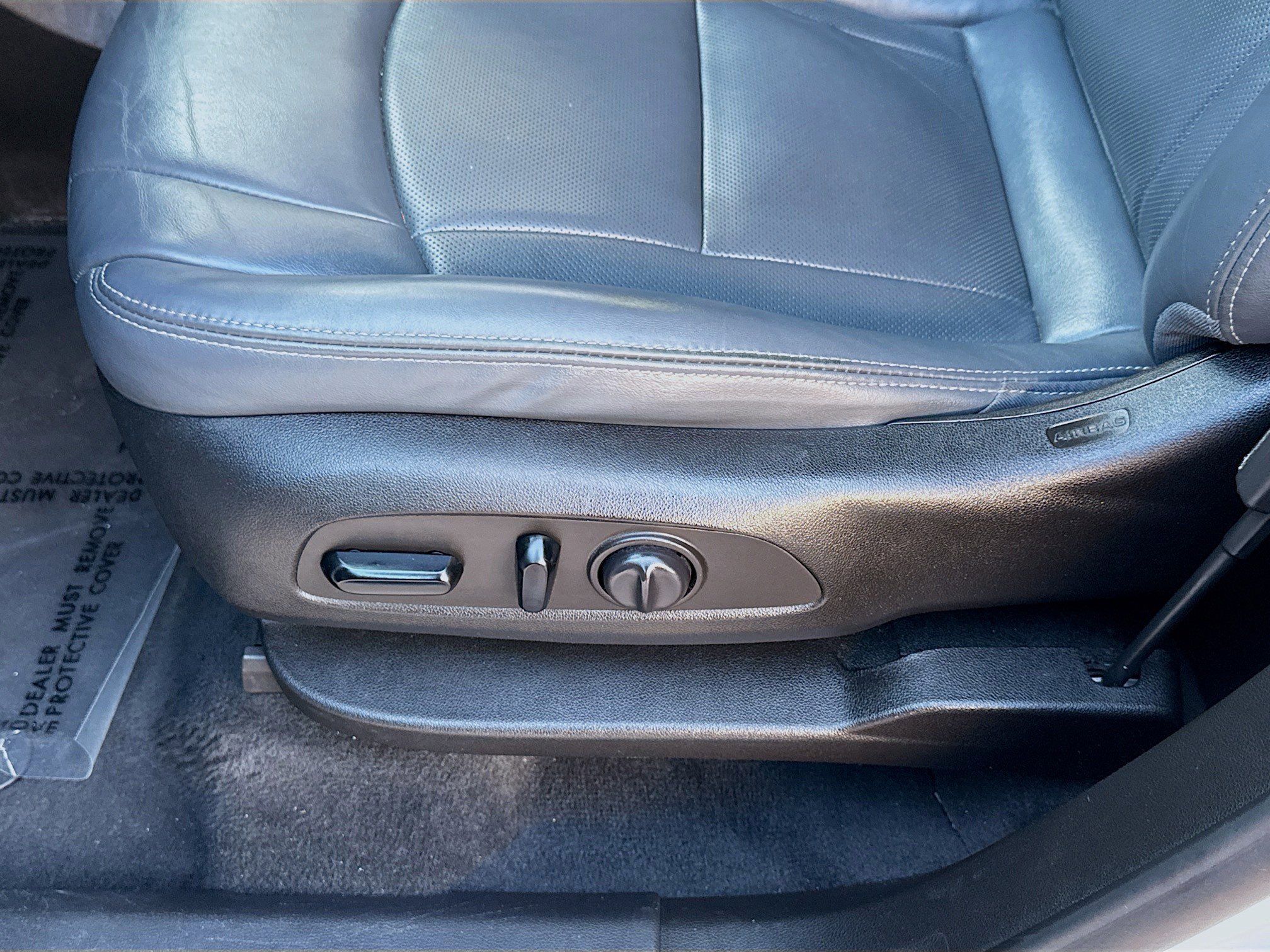 Used 2021 Buick Enclave Essence w/ Sound and Sites Package image 17