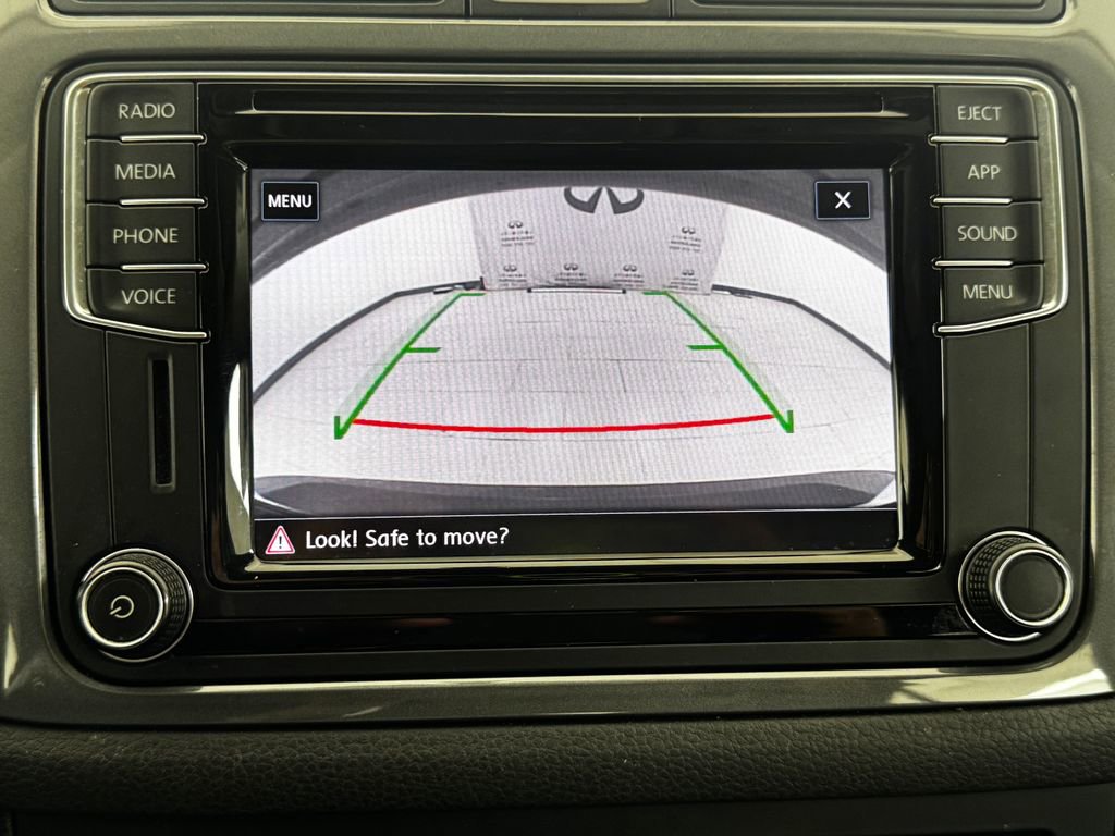 Used 2017 Volkswagen Tiguan S image 19