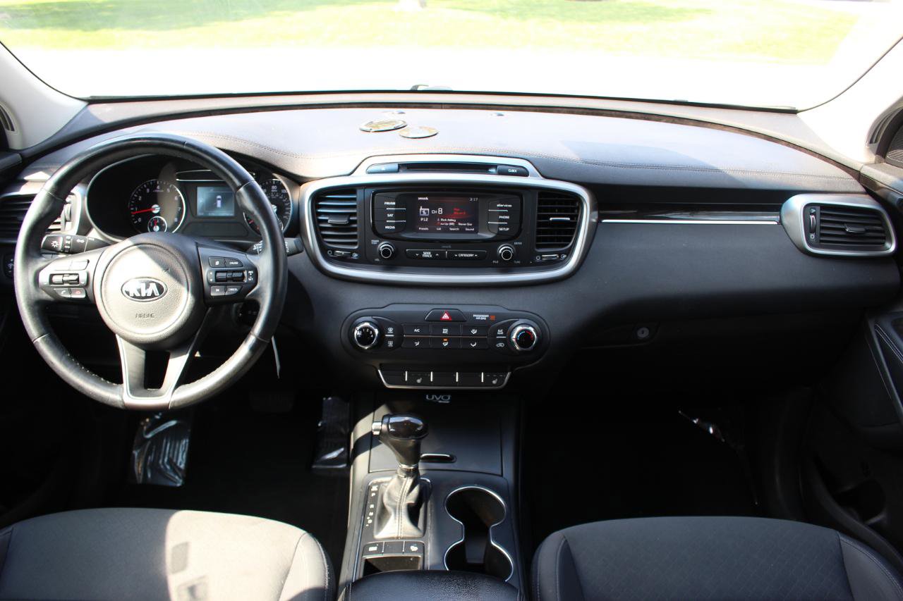 Used 2016 Kia Sorento LX w/ LX Convenience Package image 27