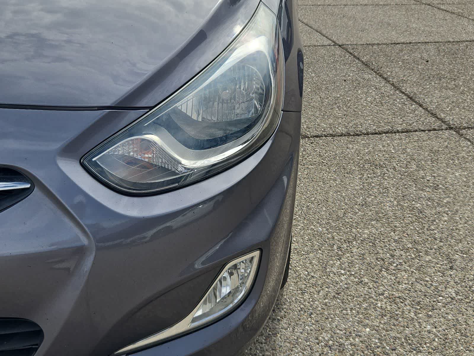 Used 2013 Hyundai Accent SE FWD image 11