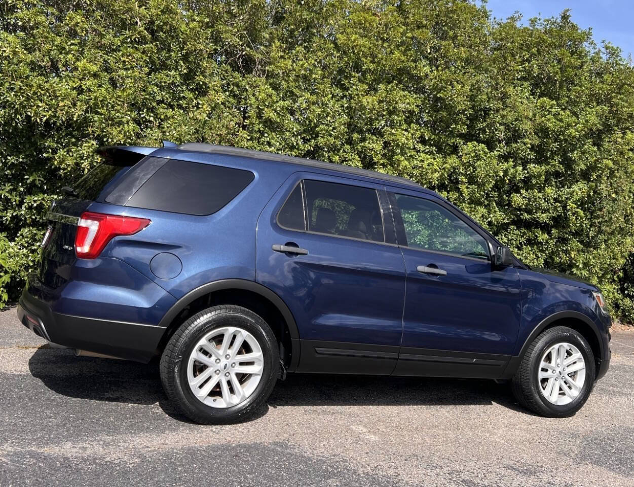 Used 2017 Ford Explorer 4WD image 8