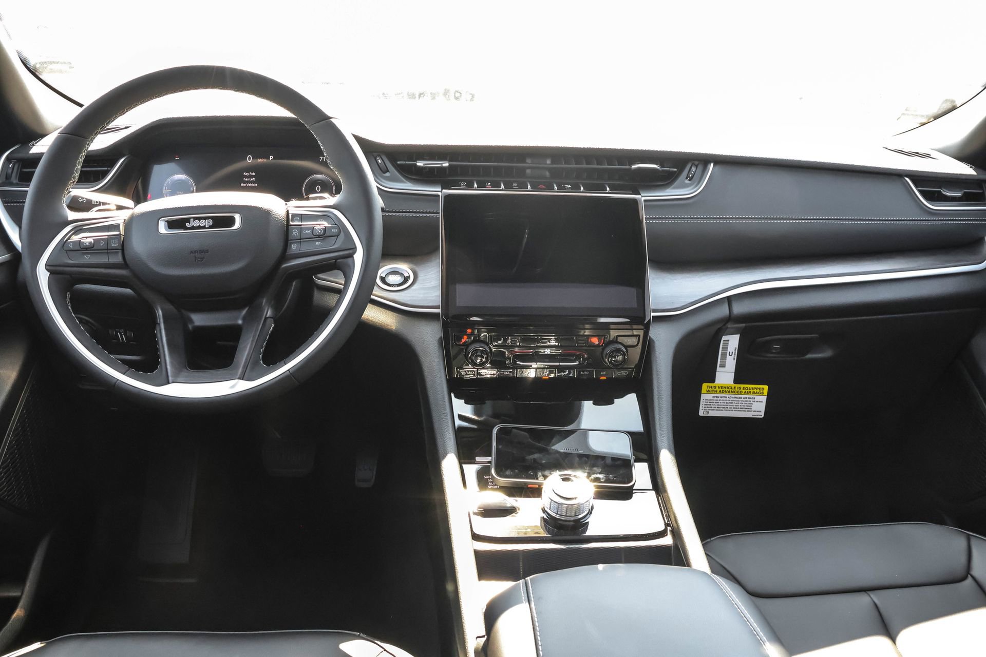 New 2025 Jeep Grand Cherokee Limited w/ Luxury Tech Group II image 16