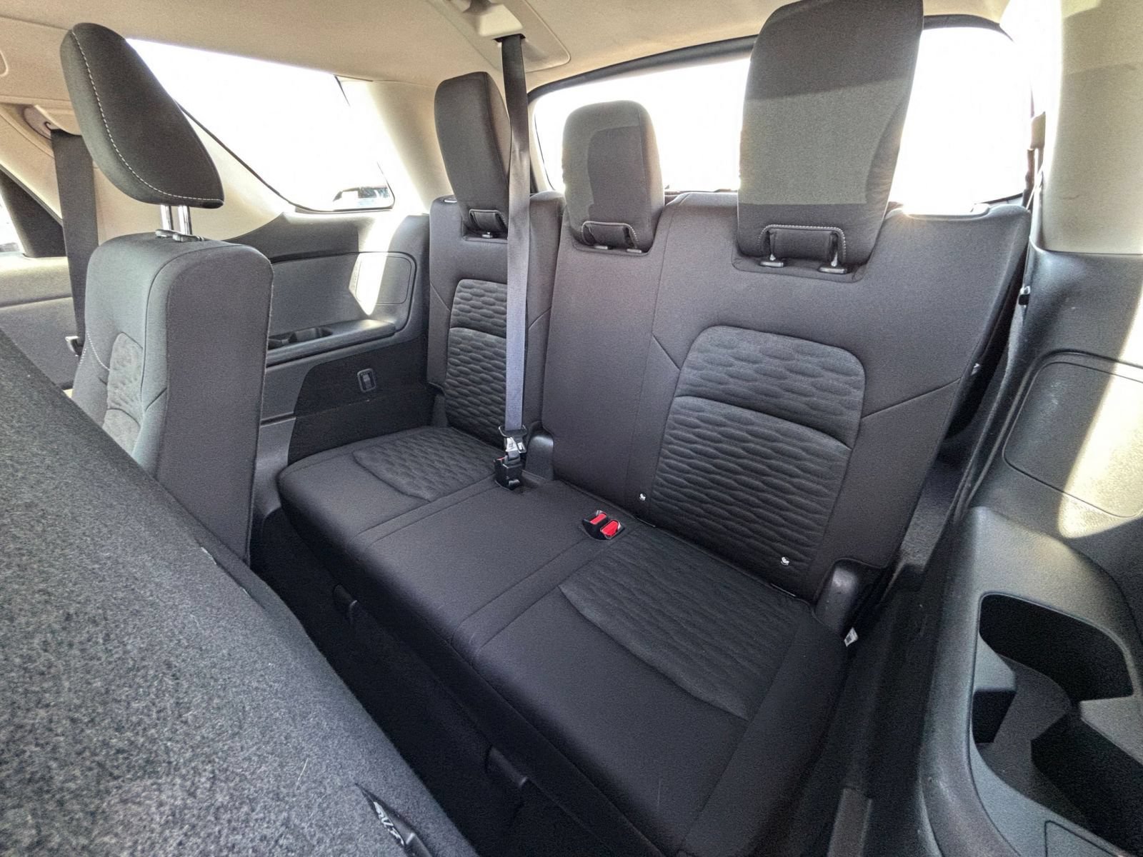 Used 2025 Nissan Pathfinder SV AWD/4WD image 30
