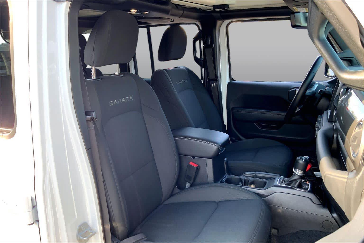 Used 2021 Jeep Wrangler Unlimited Sahara AWD/4WD image 8