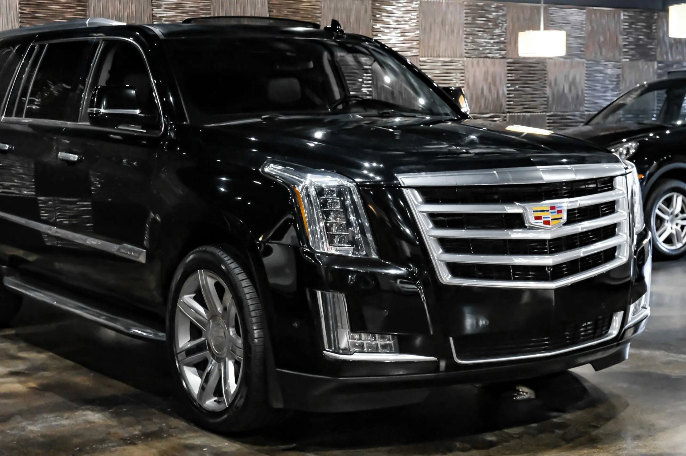 Used 2017 Cadillac Escalade ESV Luxury RWD image 7