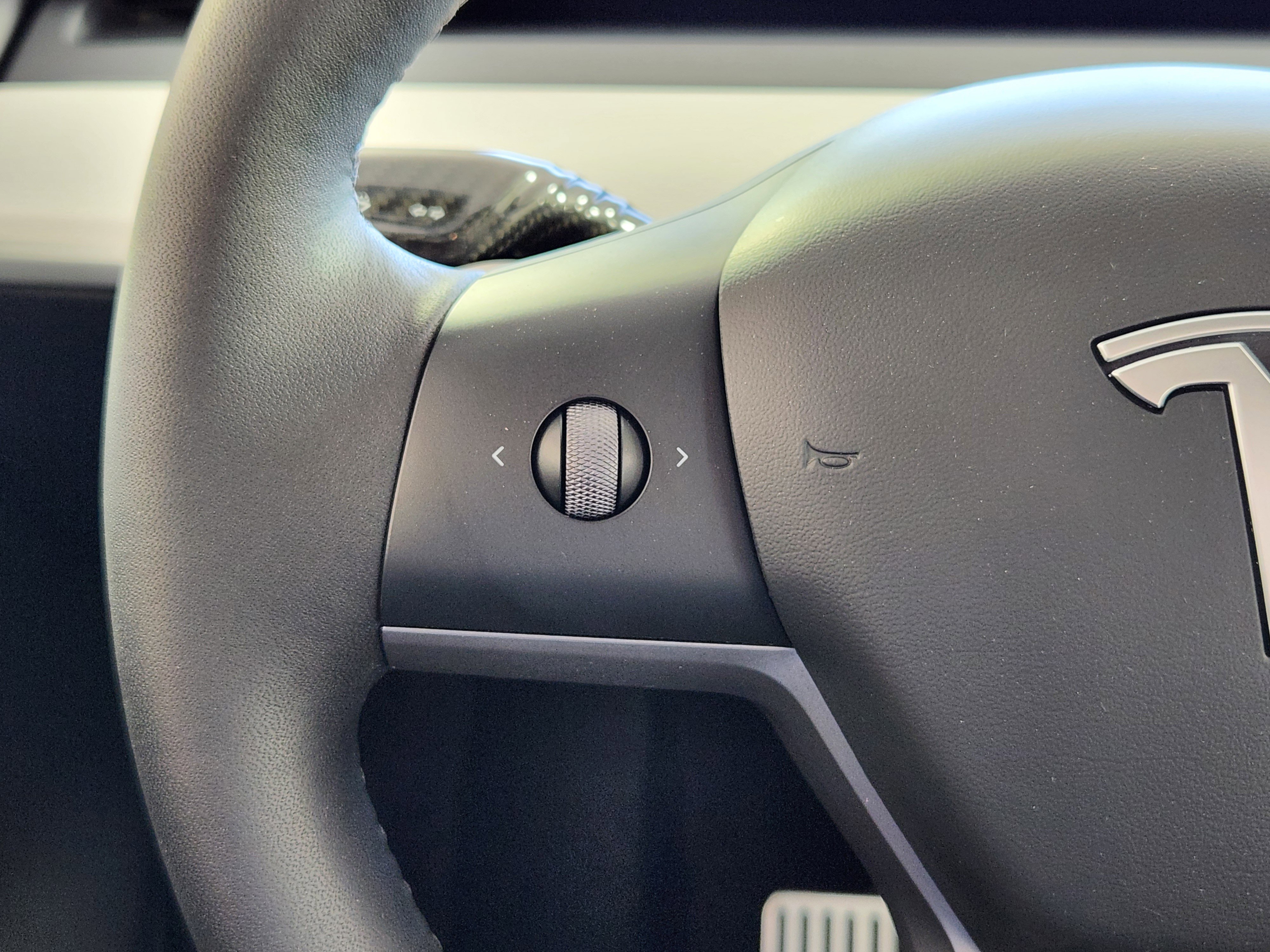 Used 2023 Tesla Model Y AWD image 18