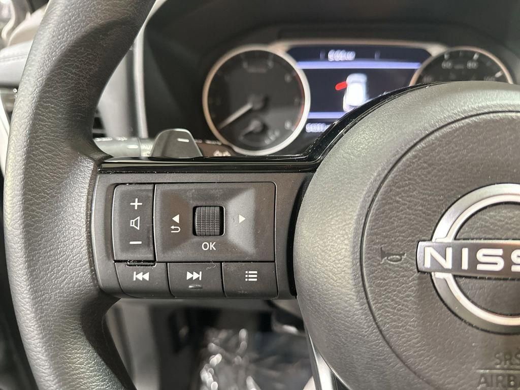 Used 2022 Nissan Rogue SV image 30