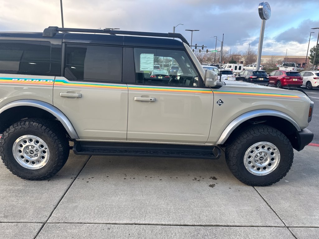 Used 2025 Ford Bronco Outer Banks AWD/4WD image 5