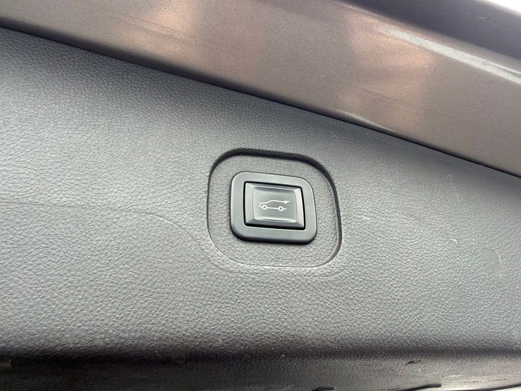 Used 2011 Chevrolet Equinox LTZ FWD image 21