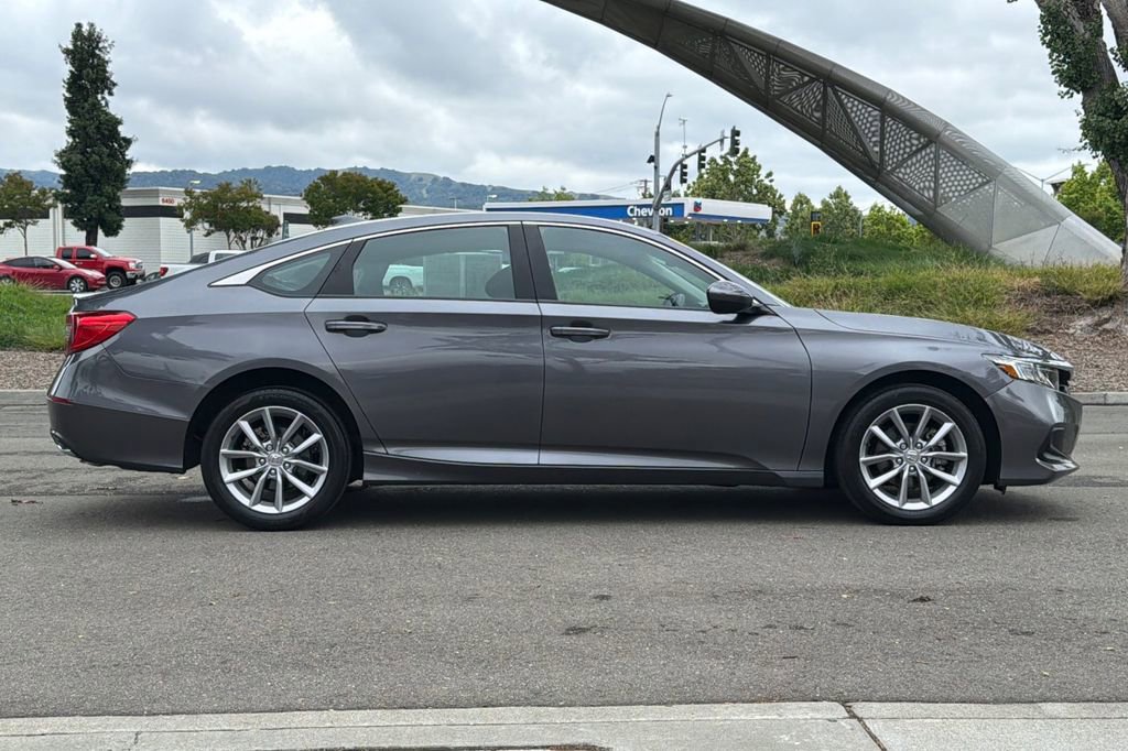 Certified 2022 Honda Accord LX image 3