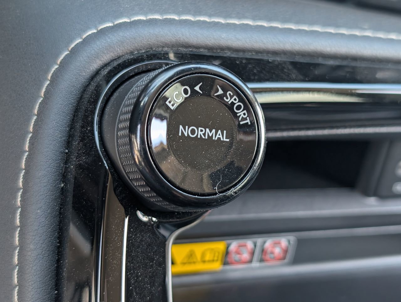 Used 2025 Lexus NX 250 FWD w/ Accessory Package (2T) image 19