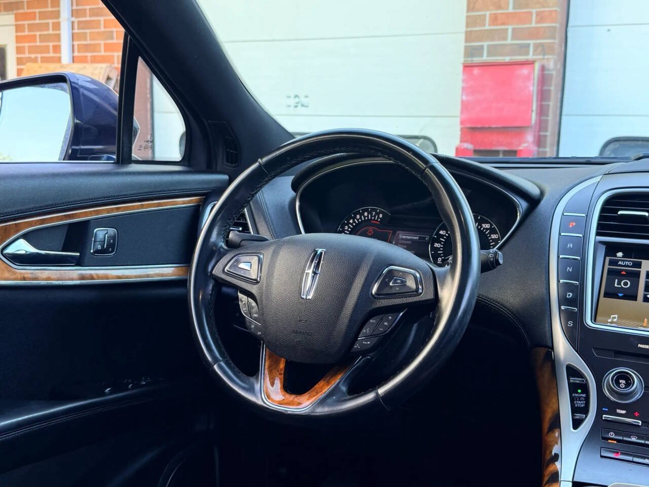 Used 2017 Lincoln MKX Select AWD/4WD image 14