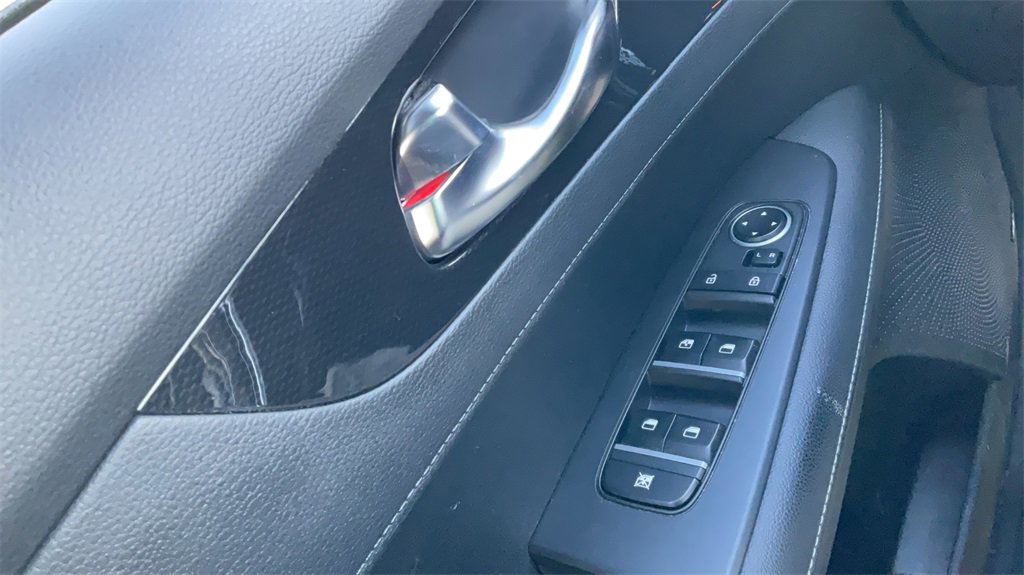 Used 2023 Kia Forte GT-Line w/ GT-Line Premium Package image 18