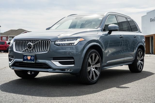 Used 2023 Volvo XC90 B6 Ultimate w/ Lounge Package image 3