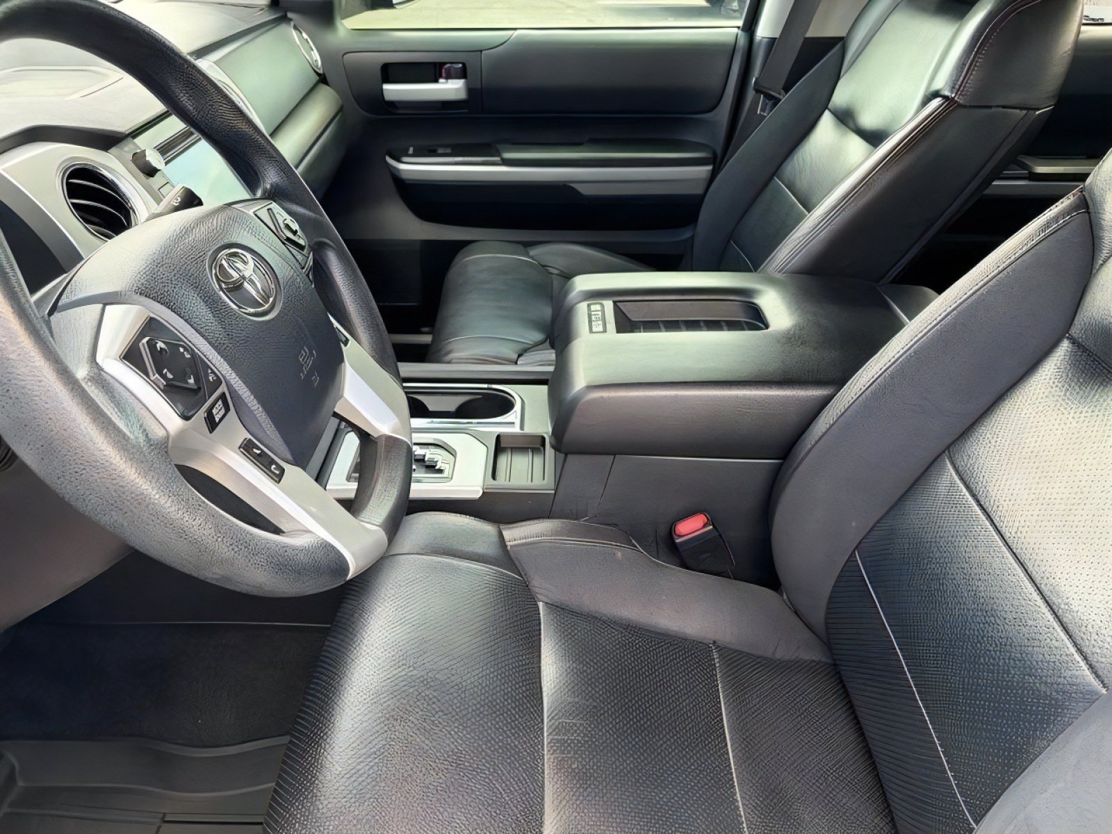 Used 2018 Toyota Tundra SR5 w/ SR5 Upgrade Package AWD/4WD image 15