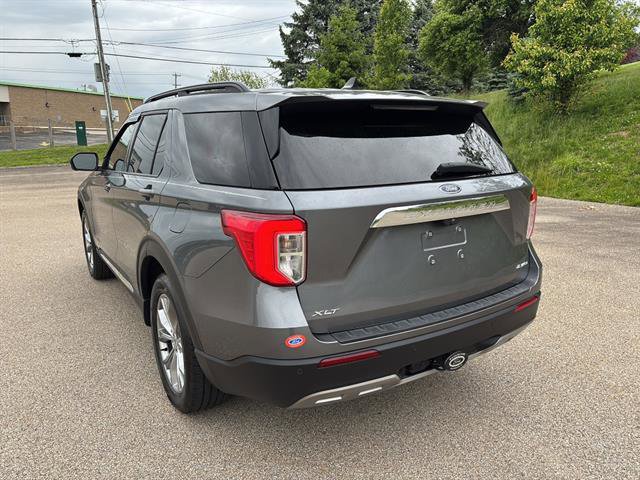 Certified 2022 Ford Explorer XLT w/ Equipment Group 202A AWD/4WD image 2
