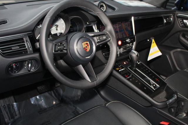 New 2026 Porsche Macan S image 4