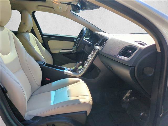 Used 2018 Volvo S60 T5 Inscription image 25