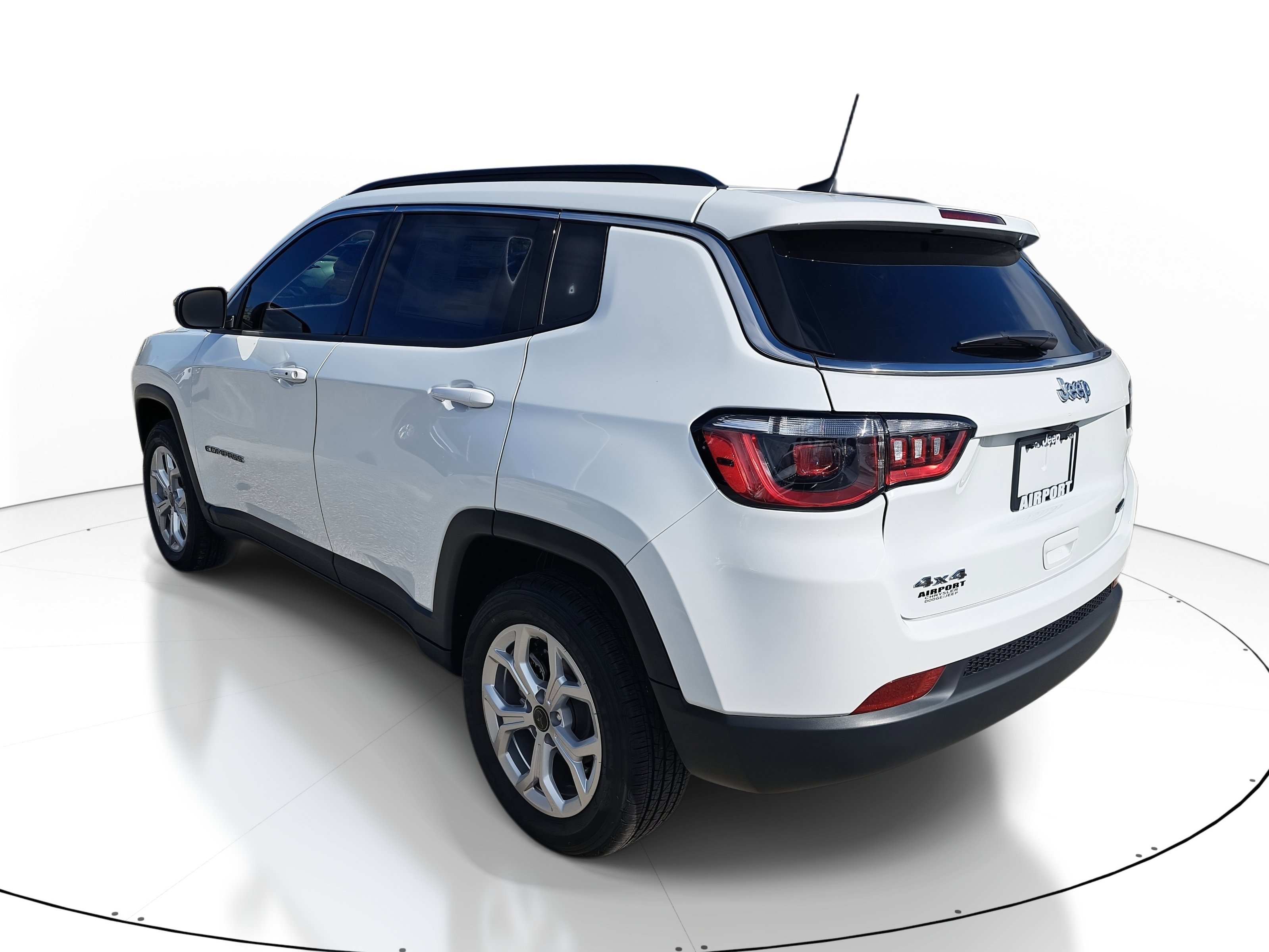 New 2026 Jeep Compass Latitude image 3