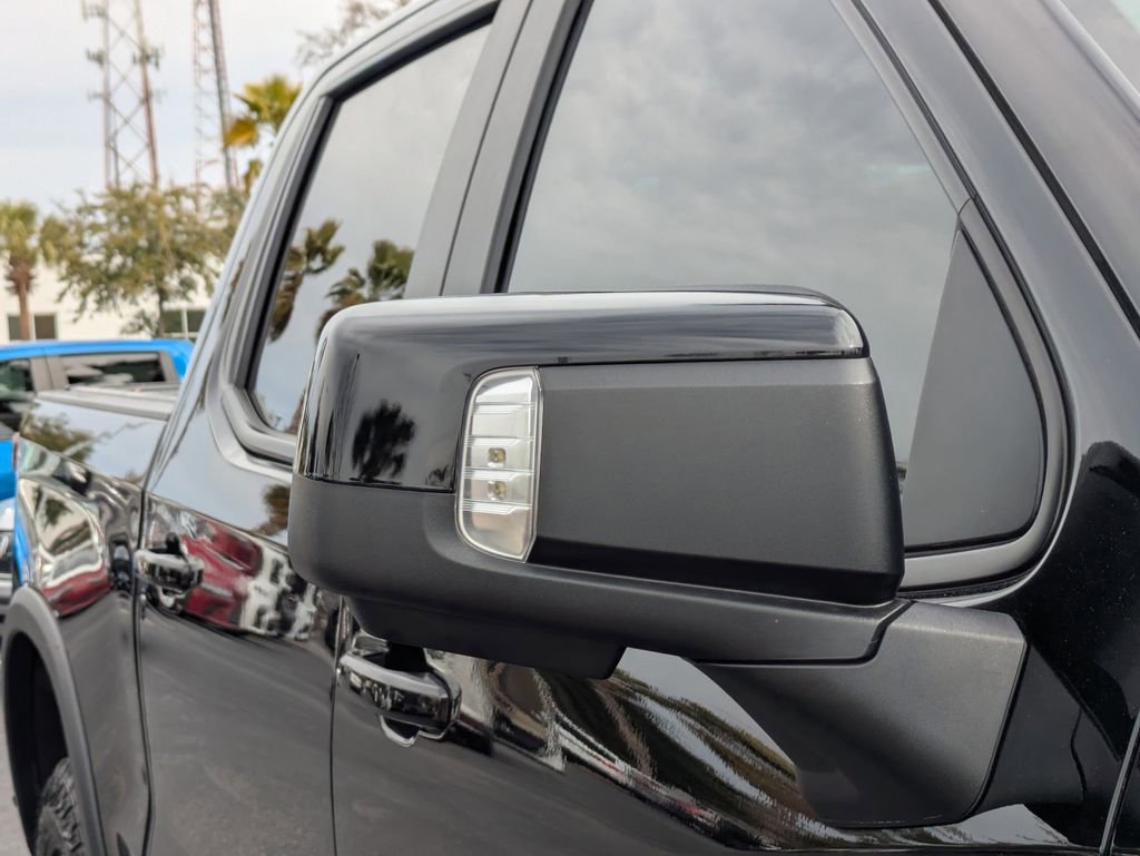 Used 2025 Chevrolet Silverado 1500 ZR2 image 12