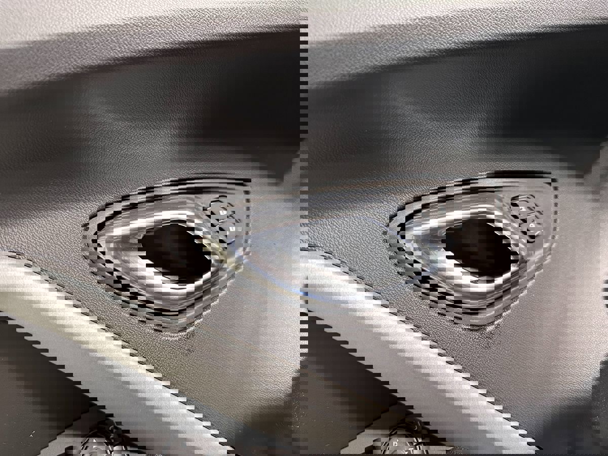 Used 2018 Chevrolet Camaro SS image 18