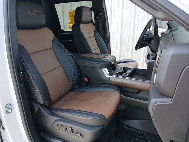Used 2025 Chevrolet Silverado 3500 High Country w/ Technology Package AWD/4WD image 50