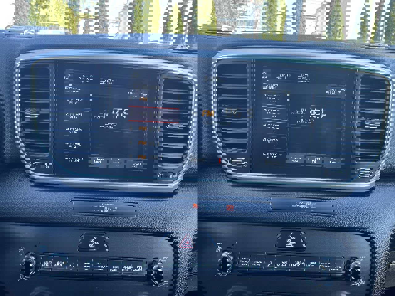 Used 2021 Kia Sportage LX image 12