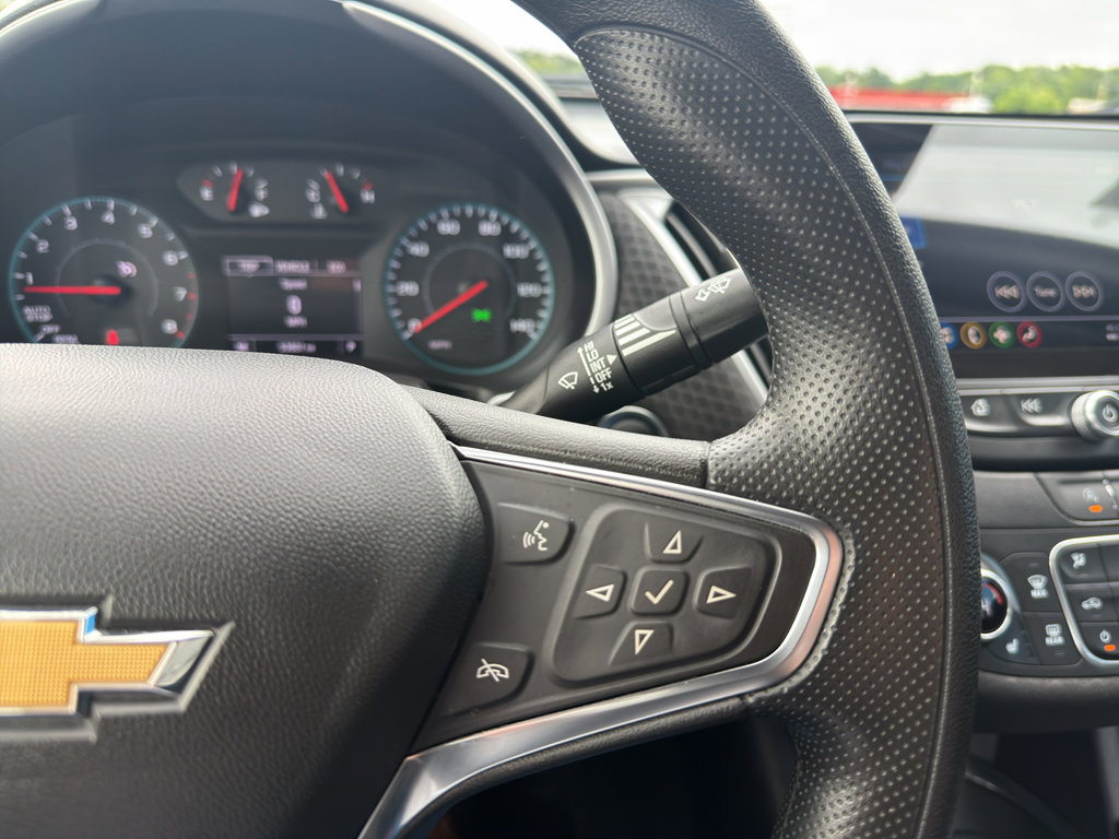 Used 2025 Chevrolet Malibu LT FWD image 19