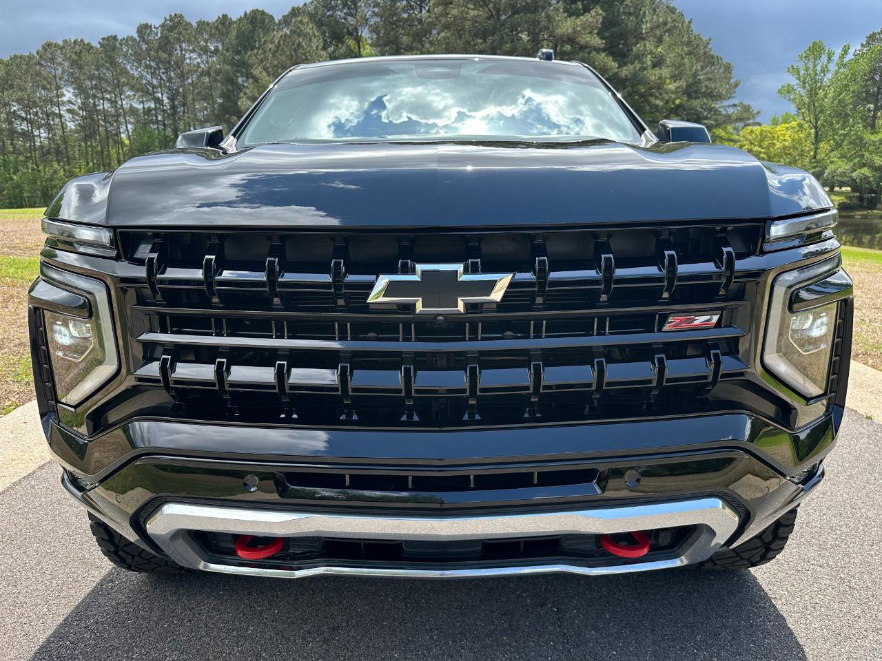 Used 2025 Chevrolet Tahoe Z71 w/ Comfort Package image 2