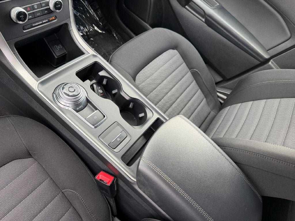 Used 2024 Ford Edge SE w/ Black Appearance Package AWD/4WD image 19