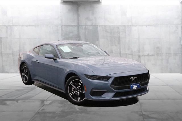 Used 2025 Ford Mustang Coupe image 2
