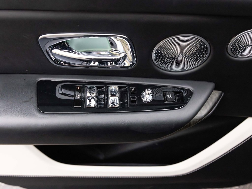 Used 2019 Rolls-Royce Cullinan image 24