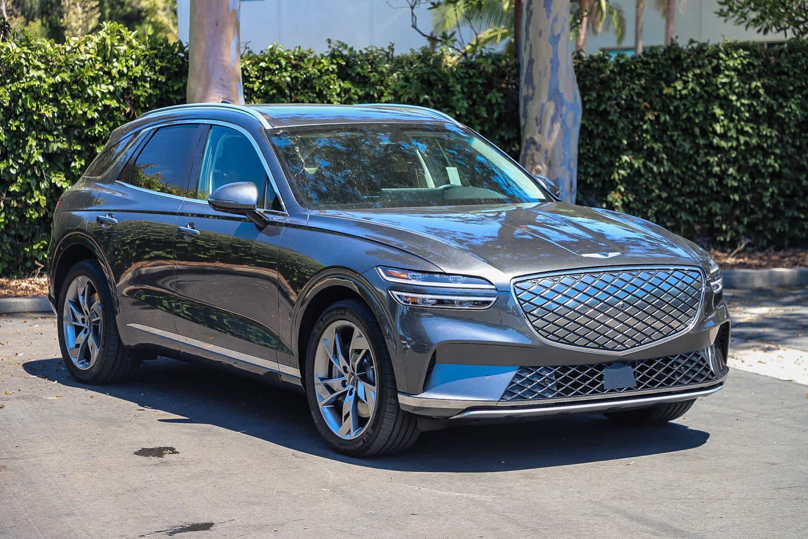 Used 2025 Genesis Electrified GV70 AWD/4WD image 3