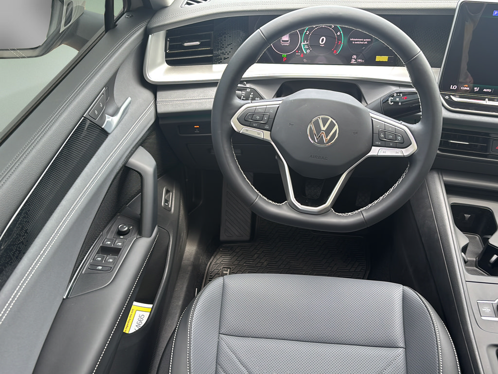 New 2026 Volkswagen Tiguan SE FWD image 18