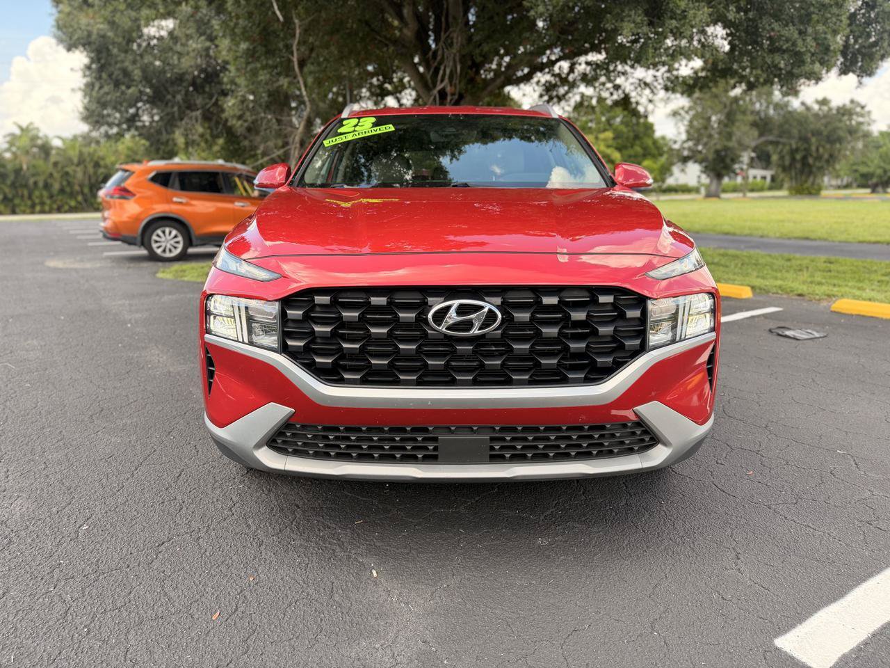 Used 2023 Hyundai Santa Fe SEL FWD image 2