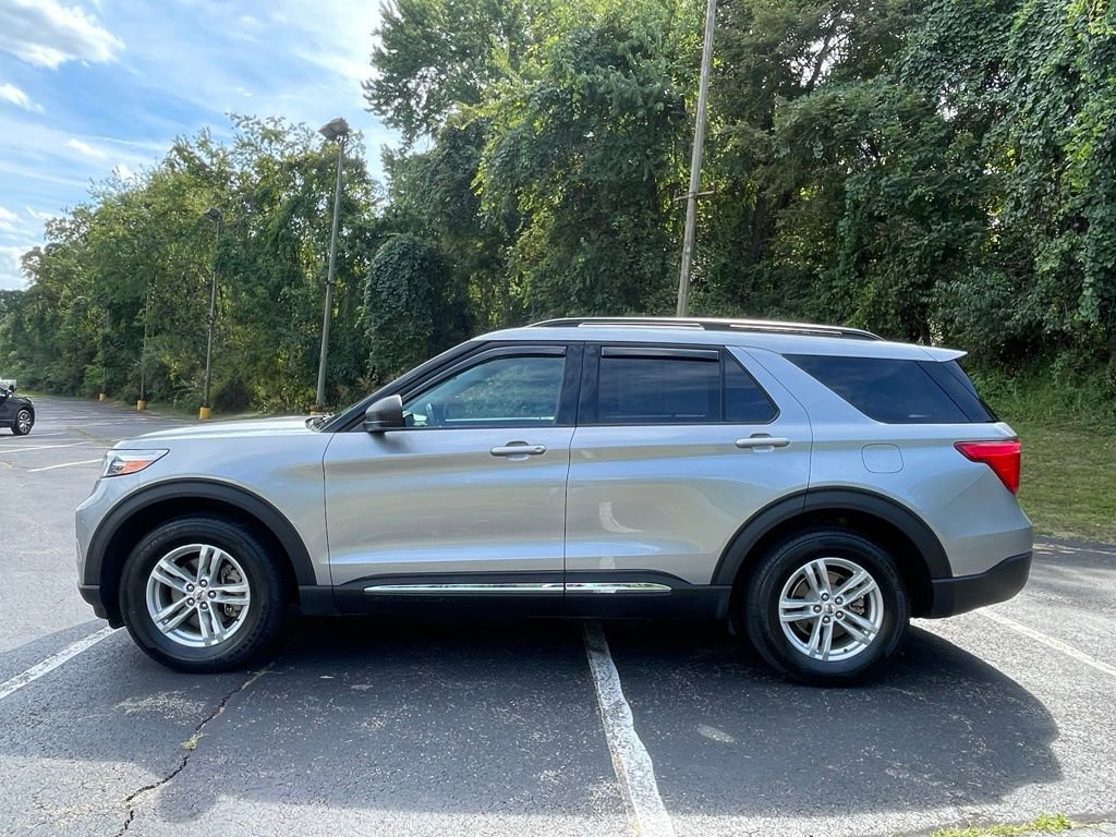 Used 2022 Ford Explorer XLT image 6