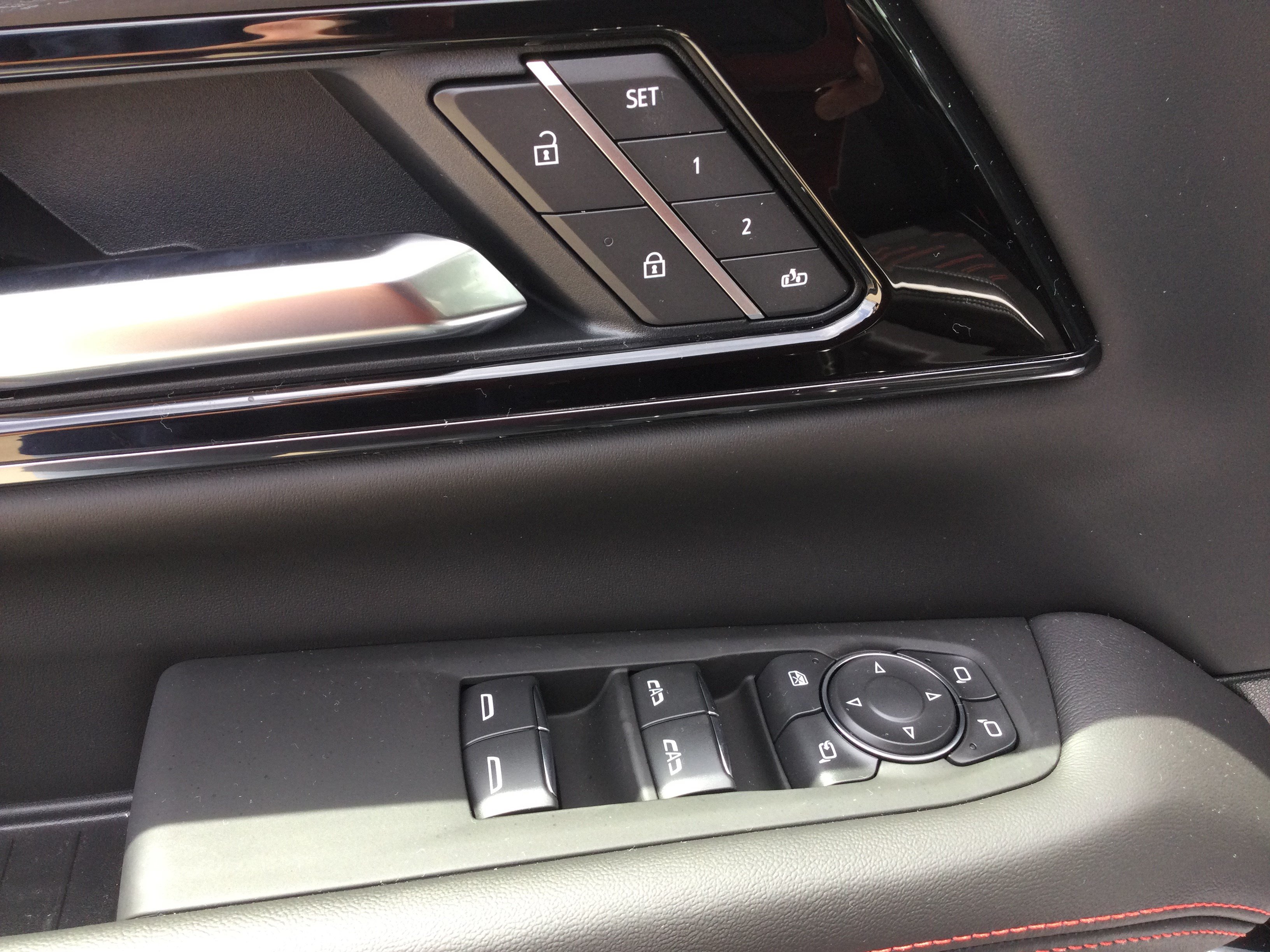 New 2026 GMC Yukon XL AT4 Ultimate AWD/4WD image 11