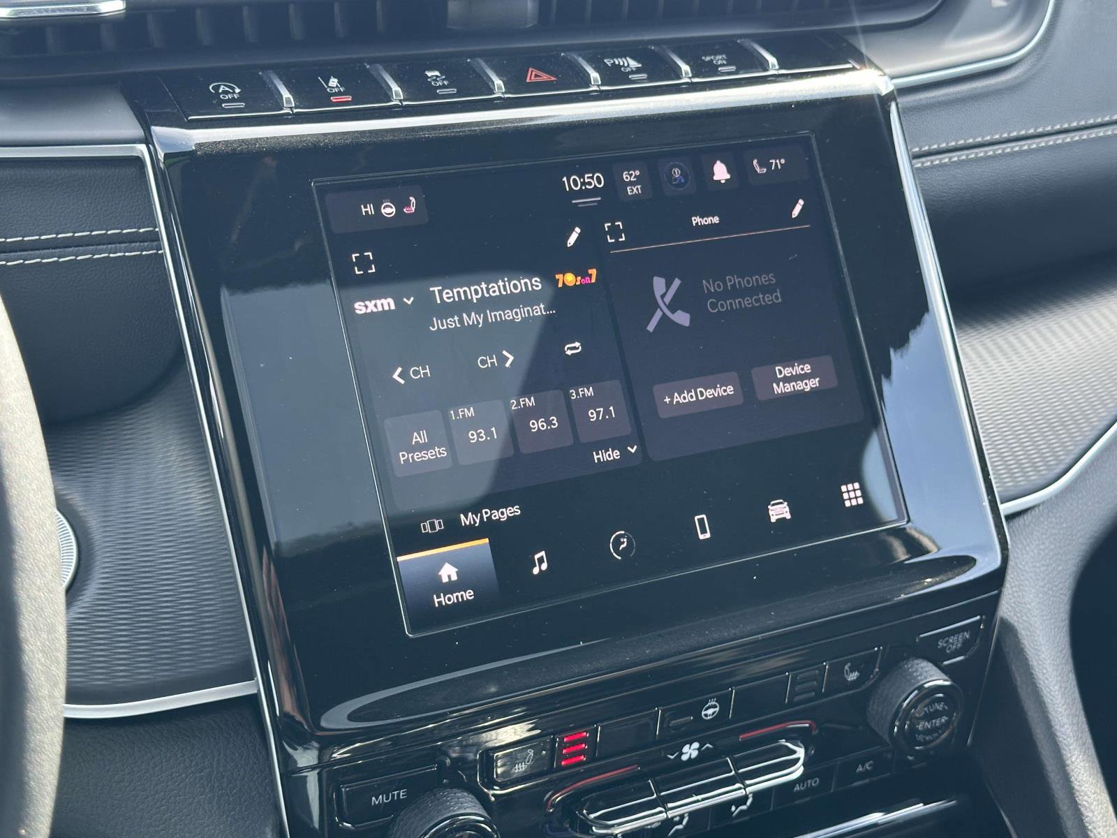 Used 2023 Jeep Grand Cherokee L Laredo image 25