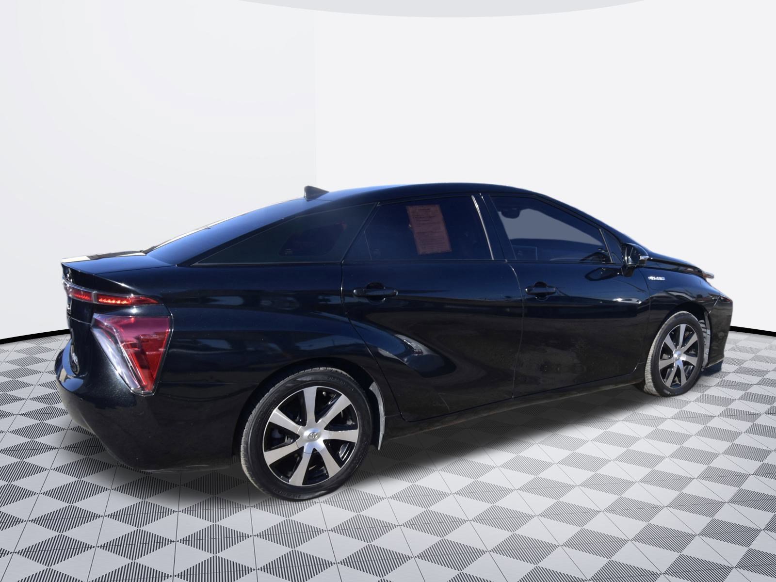 Used 2018 Toyota Mirai image 4