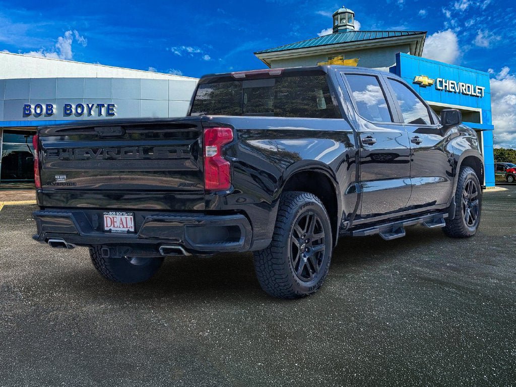 Used 2023 Chevrolet Silverado 1500 RST w/ Convenience Package II AWD/4WD image 3