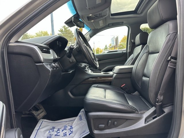 Used 2017 Chevrolet Suburban LT w/ LT Signature Package image 10
