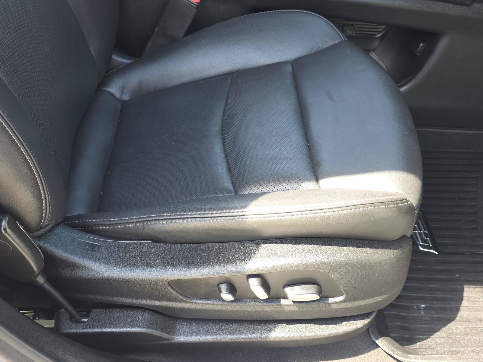 Certified 2023 Cadillac XT6 Premium Luxury w/ LPO, Floor Liner Package FWD image 24